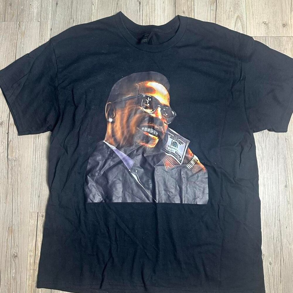 Gildan Men's Black T-shirt